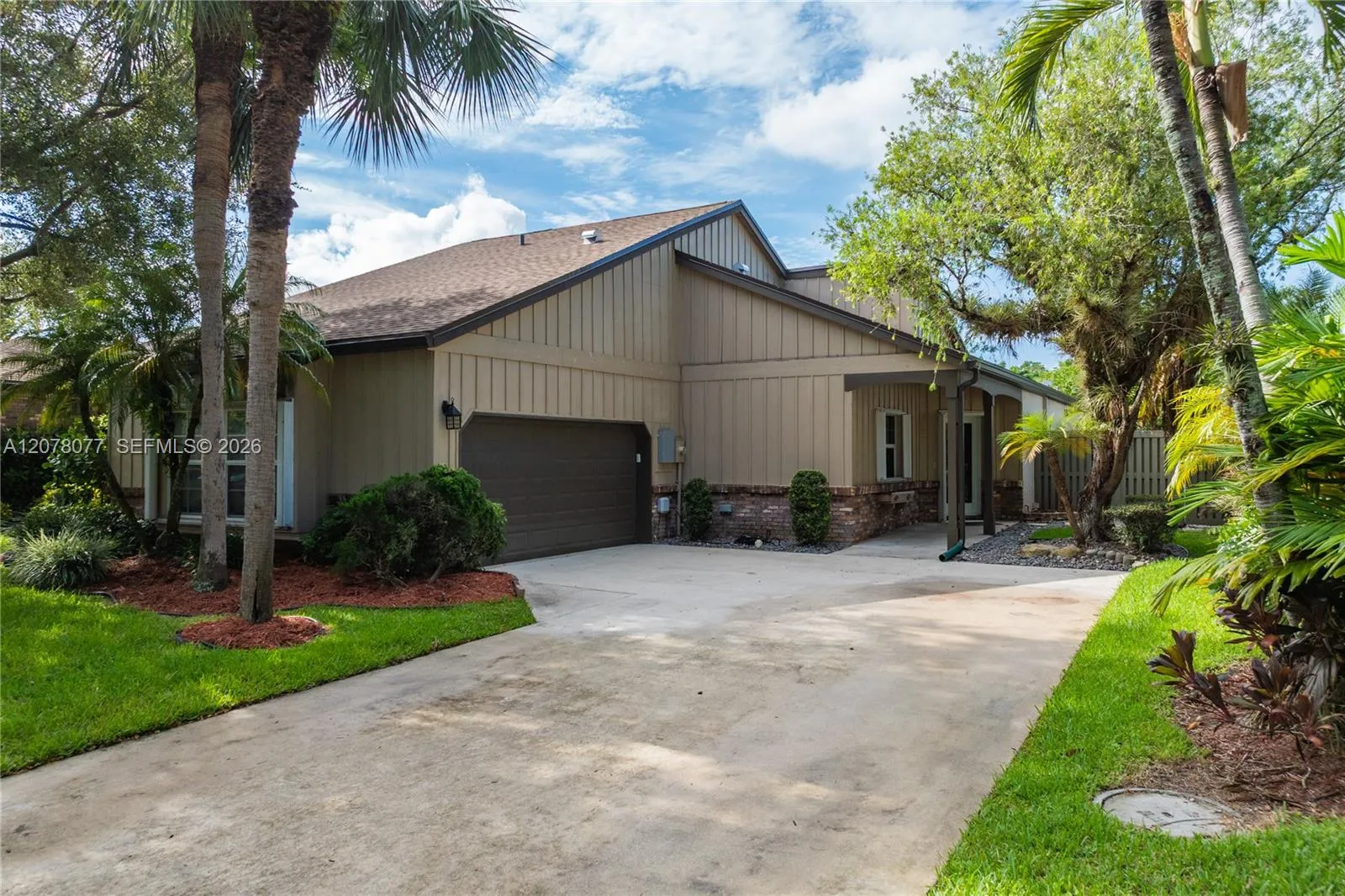 View details of listing 6526 Windsor Drive, Parkland, FL 33067 Parkland with MLS#