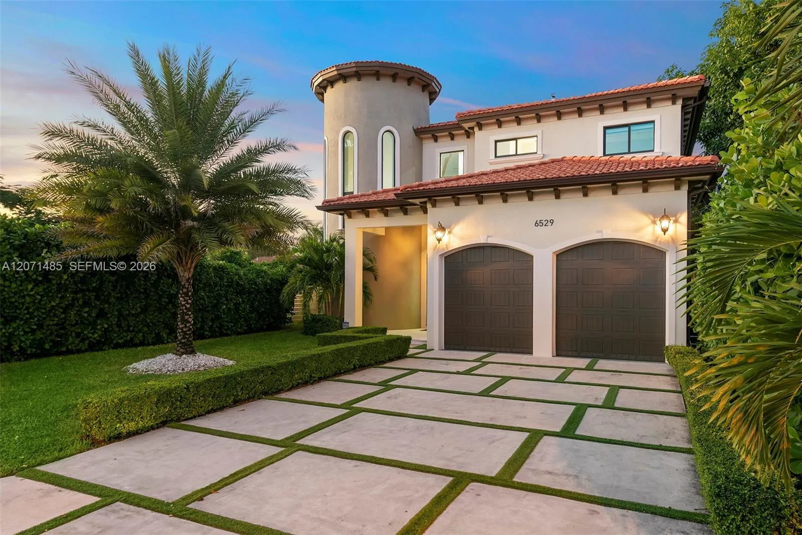 View details of listing 6529 SW 30th Street, Miami, FL 33155 Miami with MLS#