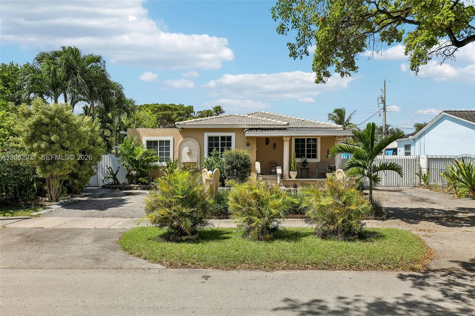 View details of listing 6531 SW 20th Street, West Miami, FL 33155 West Miami with MLS#
