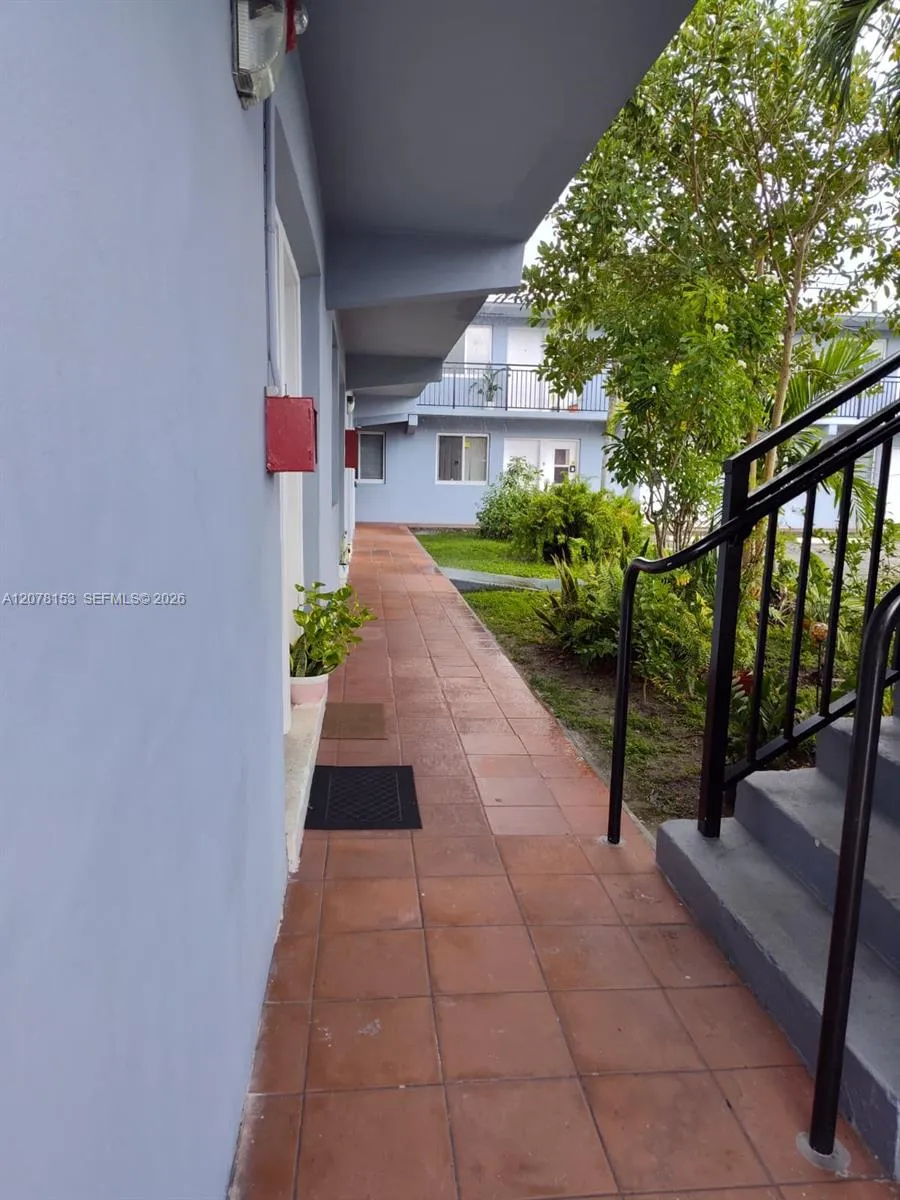 View details of listing 655 Eldron Drive 23, Miami Springs, FL 33166 Miami Springs with MLS#