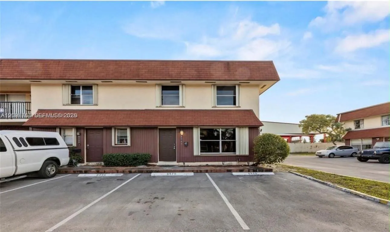 View details of listing 6570 SW 41st Court 103, Davie, FL 33314 Davie with MLS# 