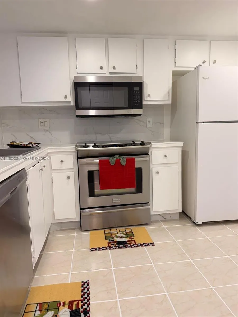 Listing  6575 W Oakland Park Boulevard 303, Lauderhill, FL 33313, Lauderhill, FL 33313