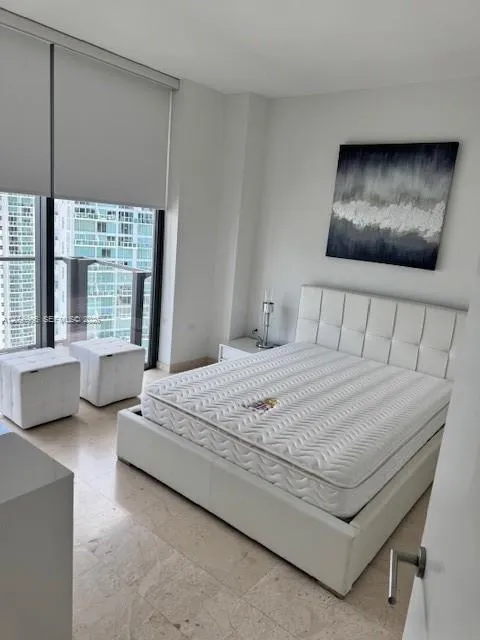 View details of listing 68 SE 6th Street 2412, Miami, FL 33131 Miami with MLS# 