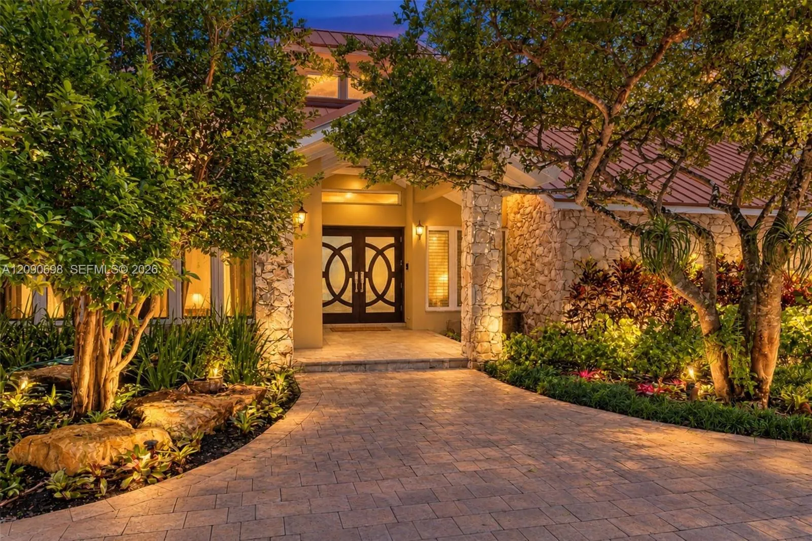 View details of listing 6915 SW 101st Street, Pinecrest, FL 33156 Pinecrest with MLS# 