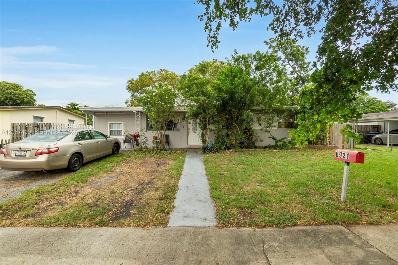 View details of listing 6921 Taylor Street, Hollywood, FL 33024 Hollywood with MLS#