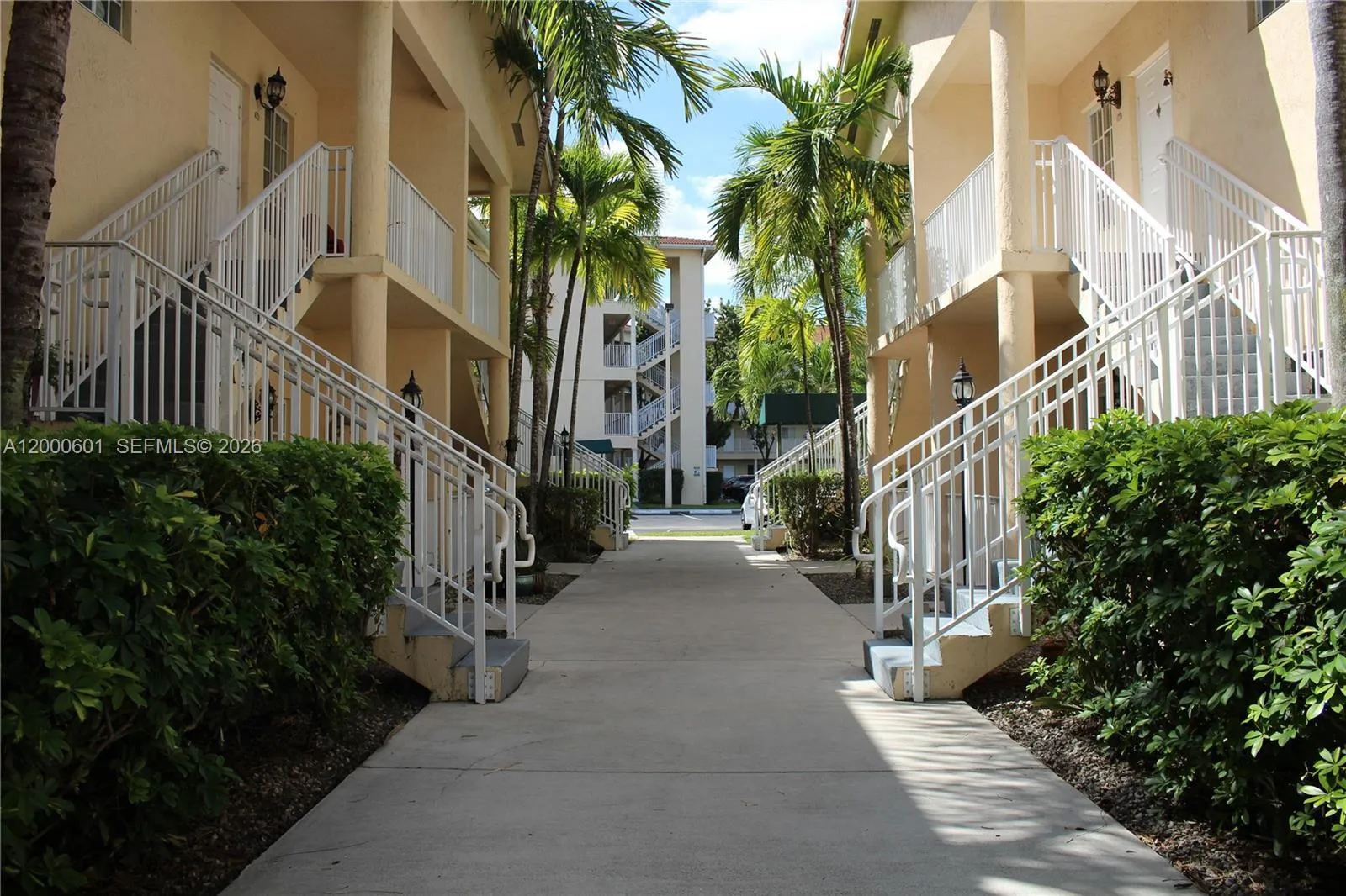 Listing  6962 NW 179th Street 206-6, Hialeah, FL 33015, Hialeah, FL 33015