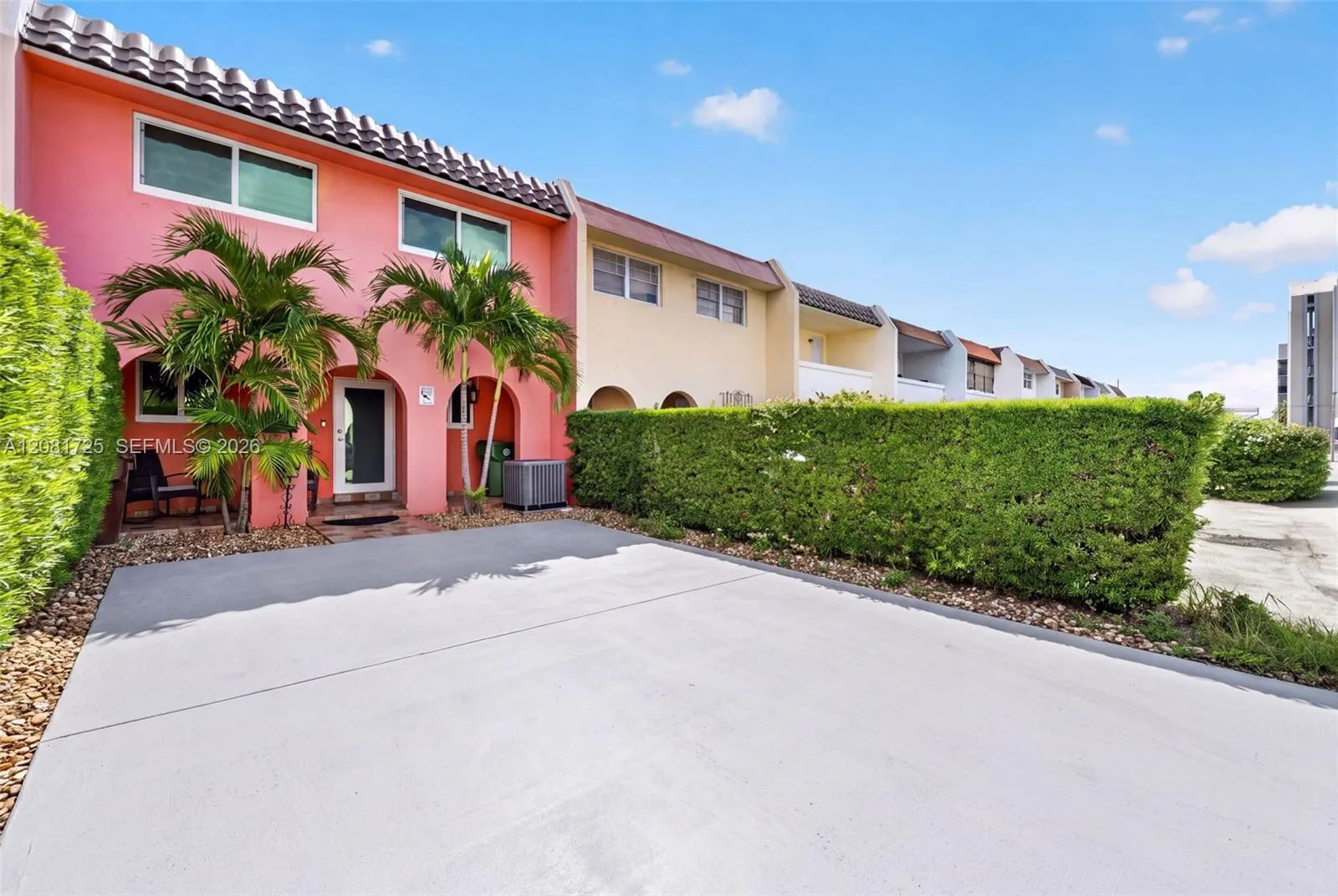 View details of listing 6965 W 2nd Way, Hialeah, FL 33014 Hialeah with MLS#