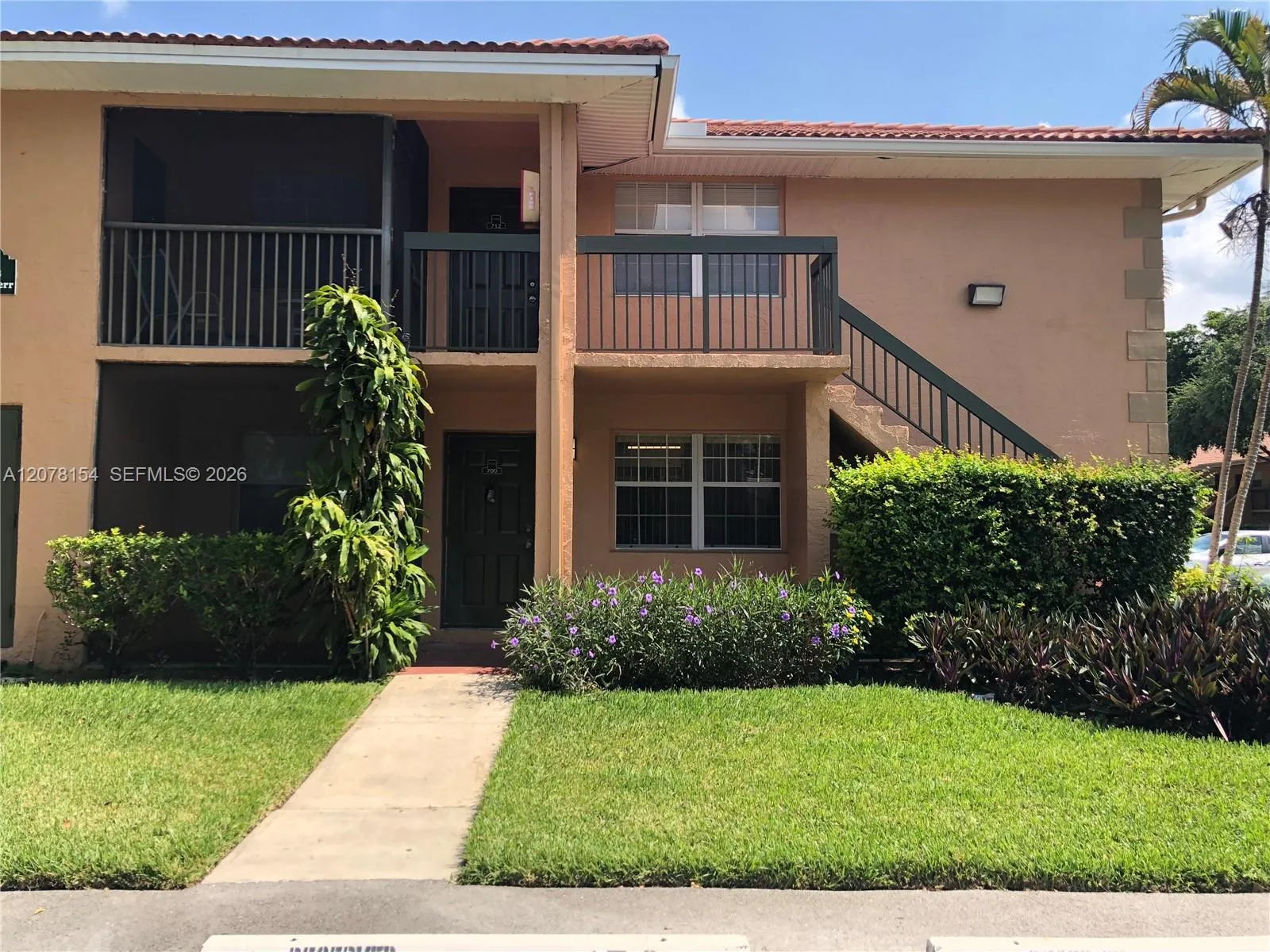 View details of listing 700 NW 103rd Terrace 101, Pembroke Pines, FL 33026 Pembroke Pines with MLS#
