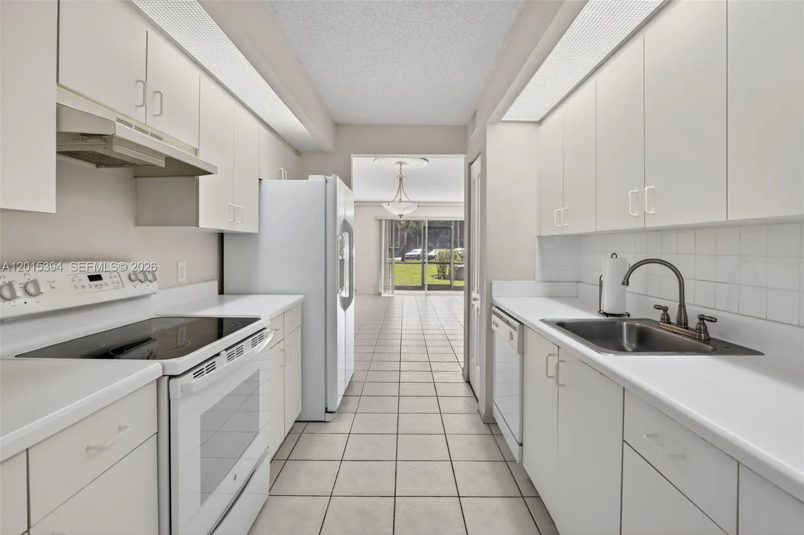 Listing  700 SW 137th Avenue 110H, Pembroke Pines, FL 33027, Pembroke Pines, FL 33027