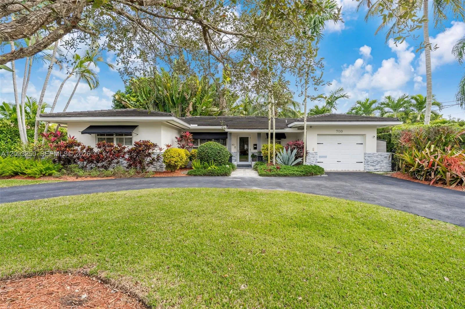View details of listing 700 Vilabella Avenue, Coral Gables, FL 33146 Coral Gables with MLS#