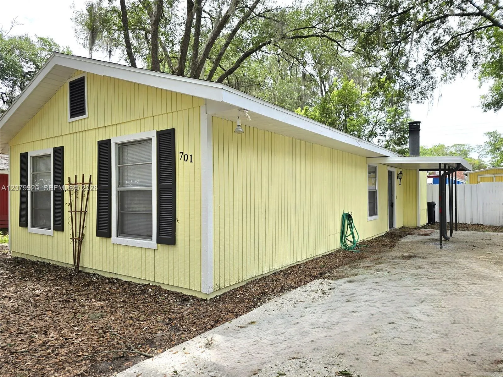 View details of listing 701 NW 24th Avenue, Gainesville, FL 32609 Gainesville with MLS#