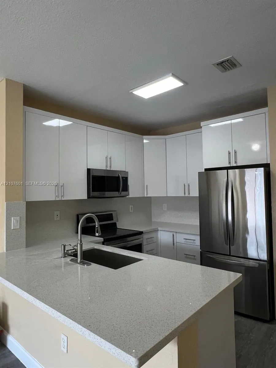 Listing  7080 NW 177th Street 203-13, Hialeah, FL 33015, Hialeah, FL 33015