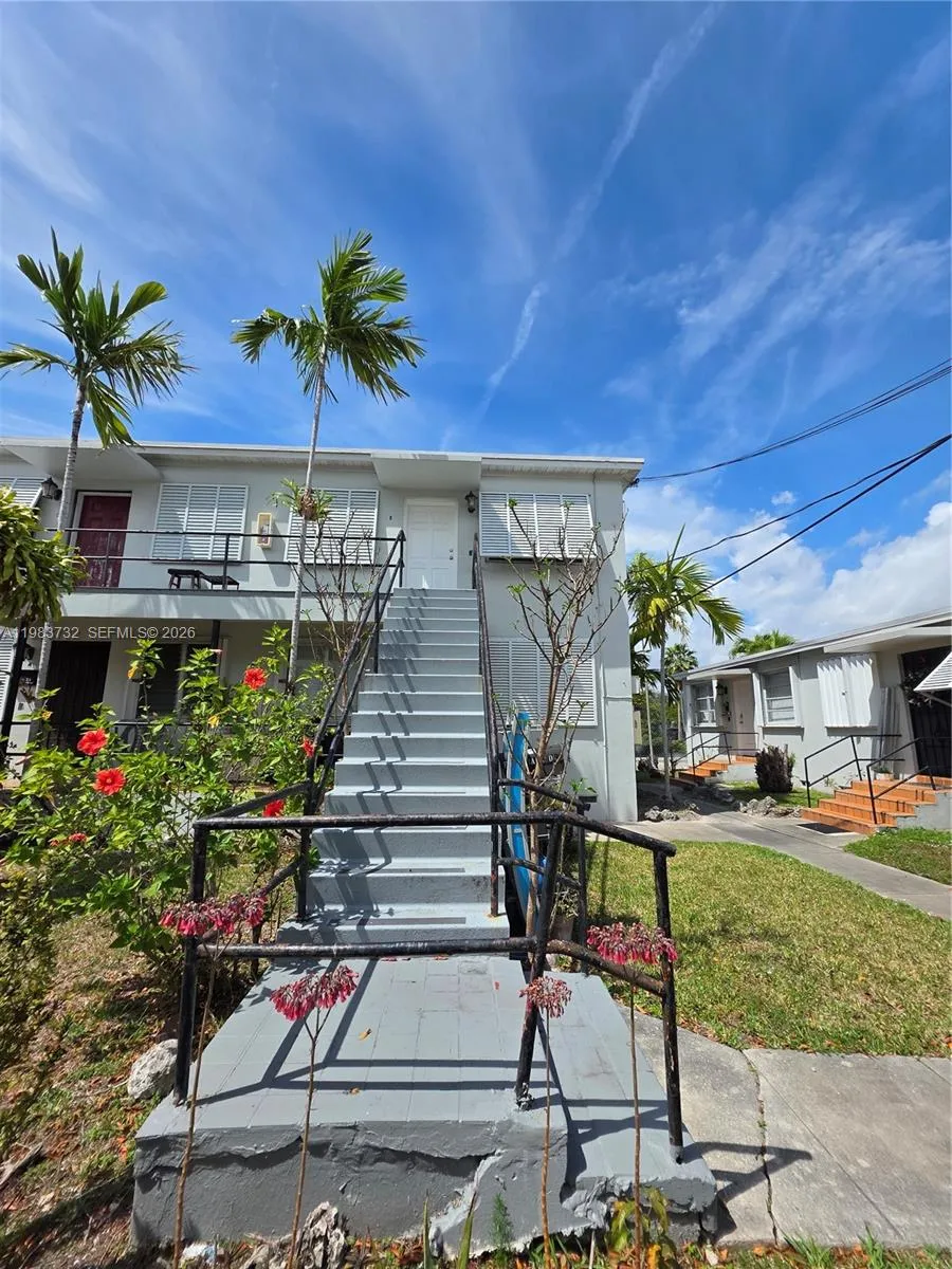 View details of listing 71 Esplanade Drive D, Miami Springs, FL 33166 Miami Springs with MLS#
