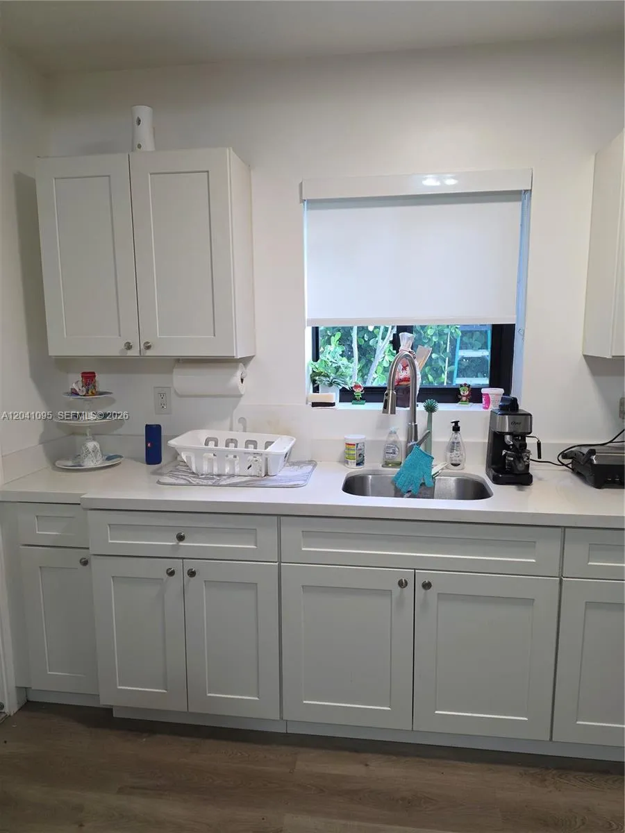 Listing  711 Beacom Boulevard 4, Miami, FL 33135, Miami, FL 33135