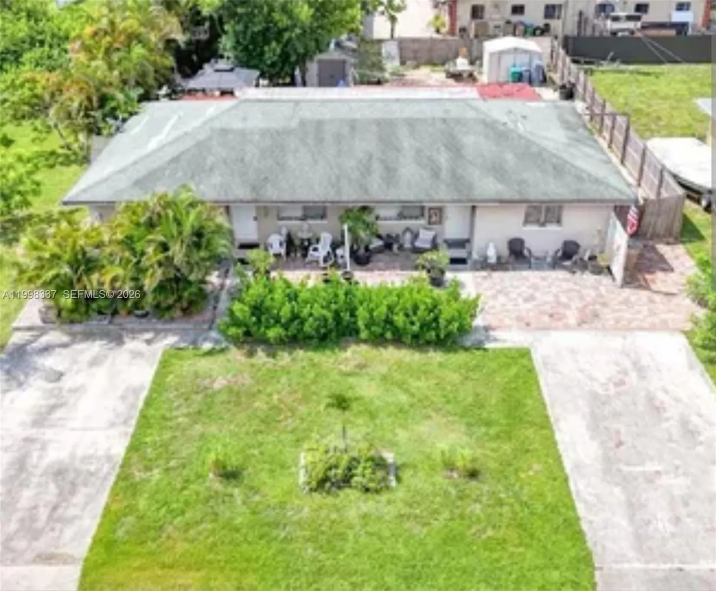 View details of listing 712 SE 8th Street, Cape Coral, FL 33990 Cape Coral with MLS#