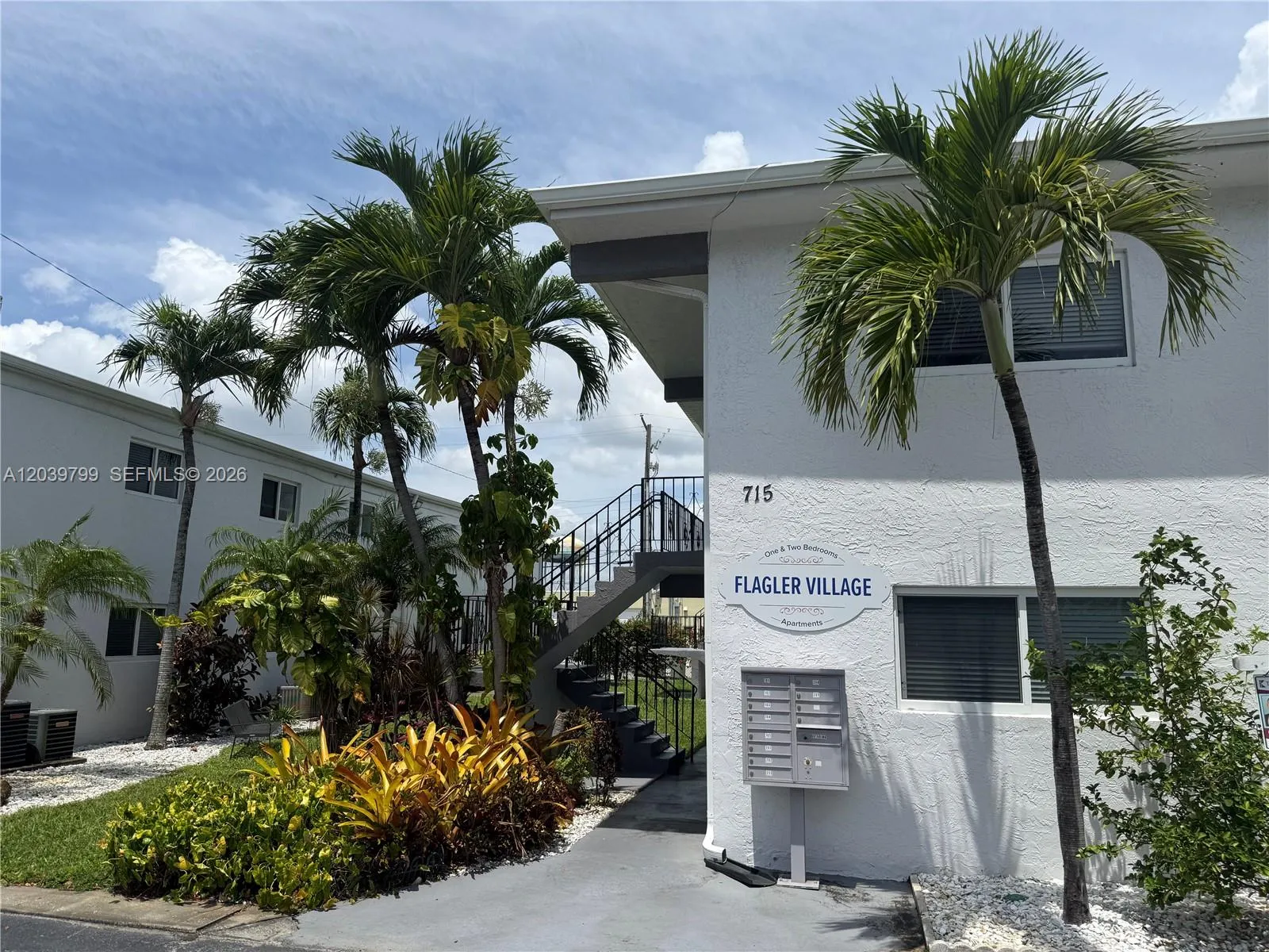 View details of listing 715 NE 2nd Avenue 204, Fort Lauderdale, FL 33304 Fort Lauderdale with MLS#