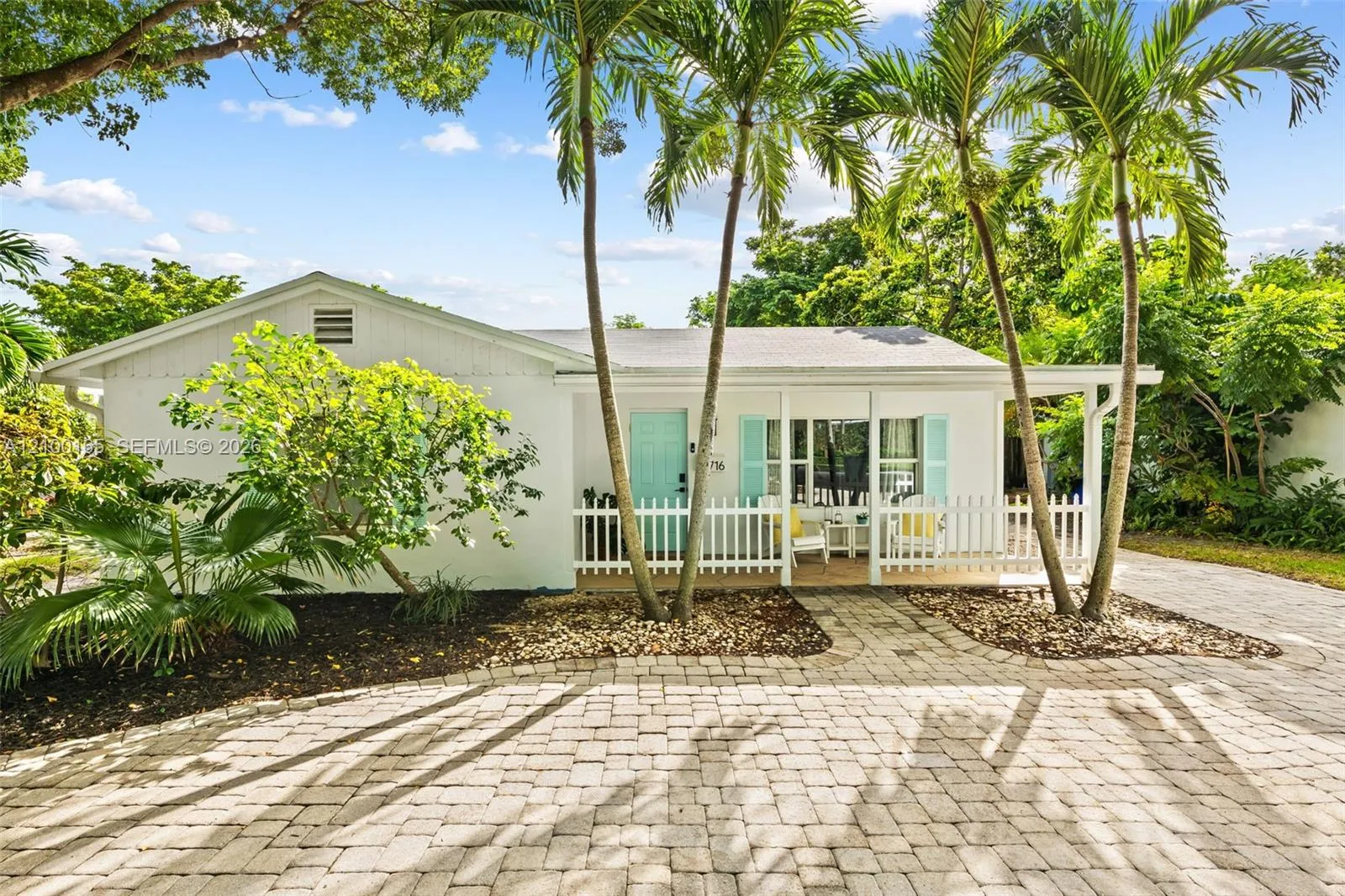 View details of listing 716 NE 11th Avenue, Pompano Beach, FL 33060 Pompano Beach with MLS# 