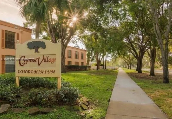View details of listing 7204 Fairway Drive I21, Miami Lakes, FL 33014 Miami Lakes with MLS#