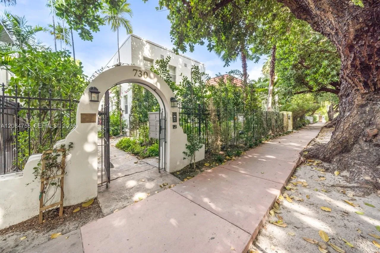 View details of listing 726 Meridian Avenue 1, Miami Beach, FL 33139 Miami Beach with MLS# 