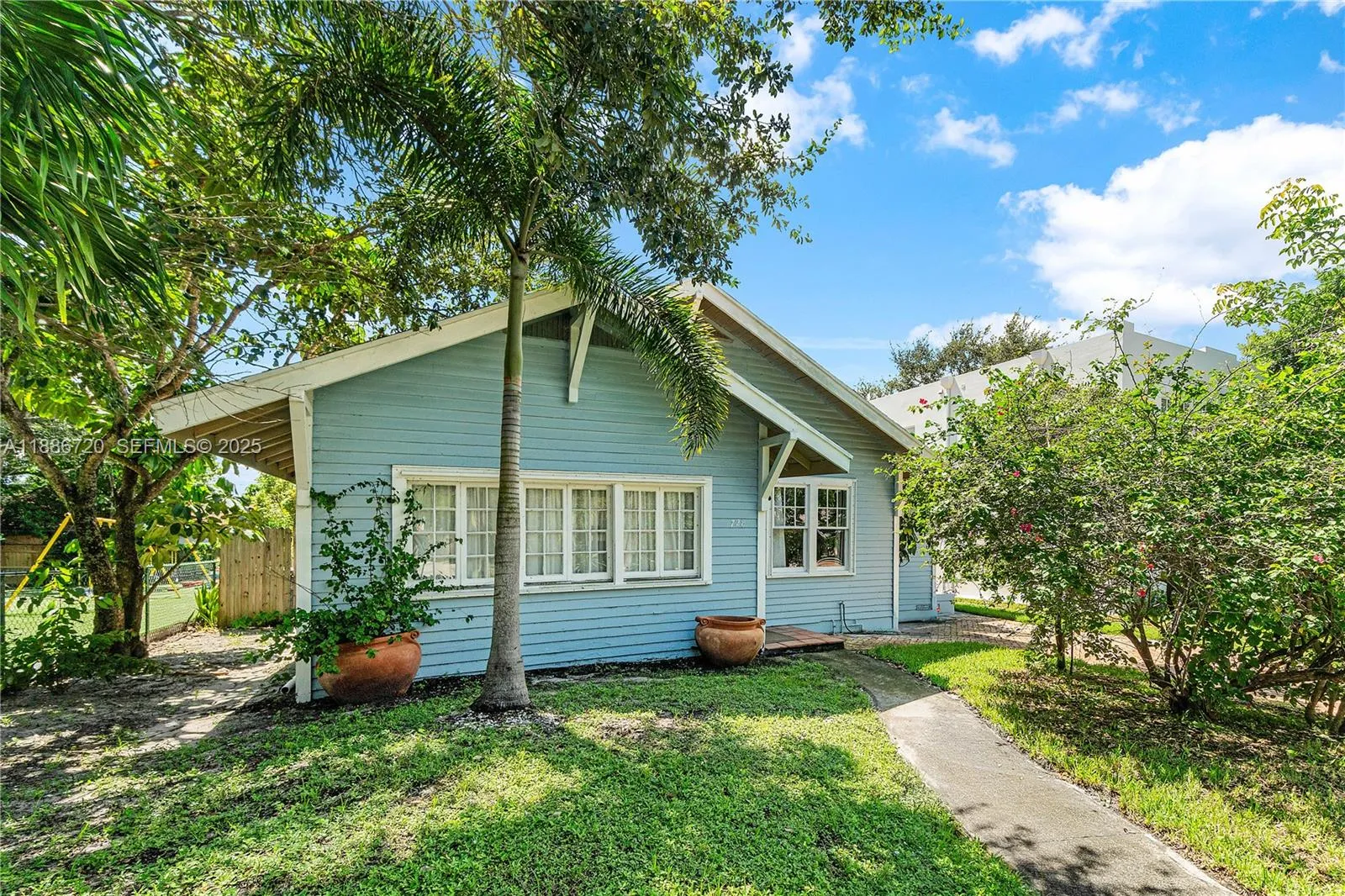 Listing  728 Newark Street, West Palm Beach, FL 33401, West Palm Beach, FL 33401