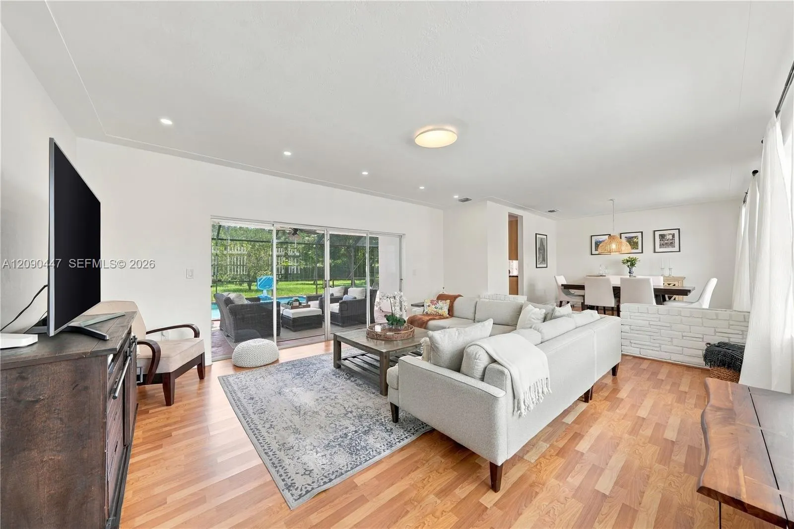 View details of listing 7420 SW 130th Street, Pinecrest, FL 33156 Pinecrest with MLS# 