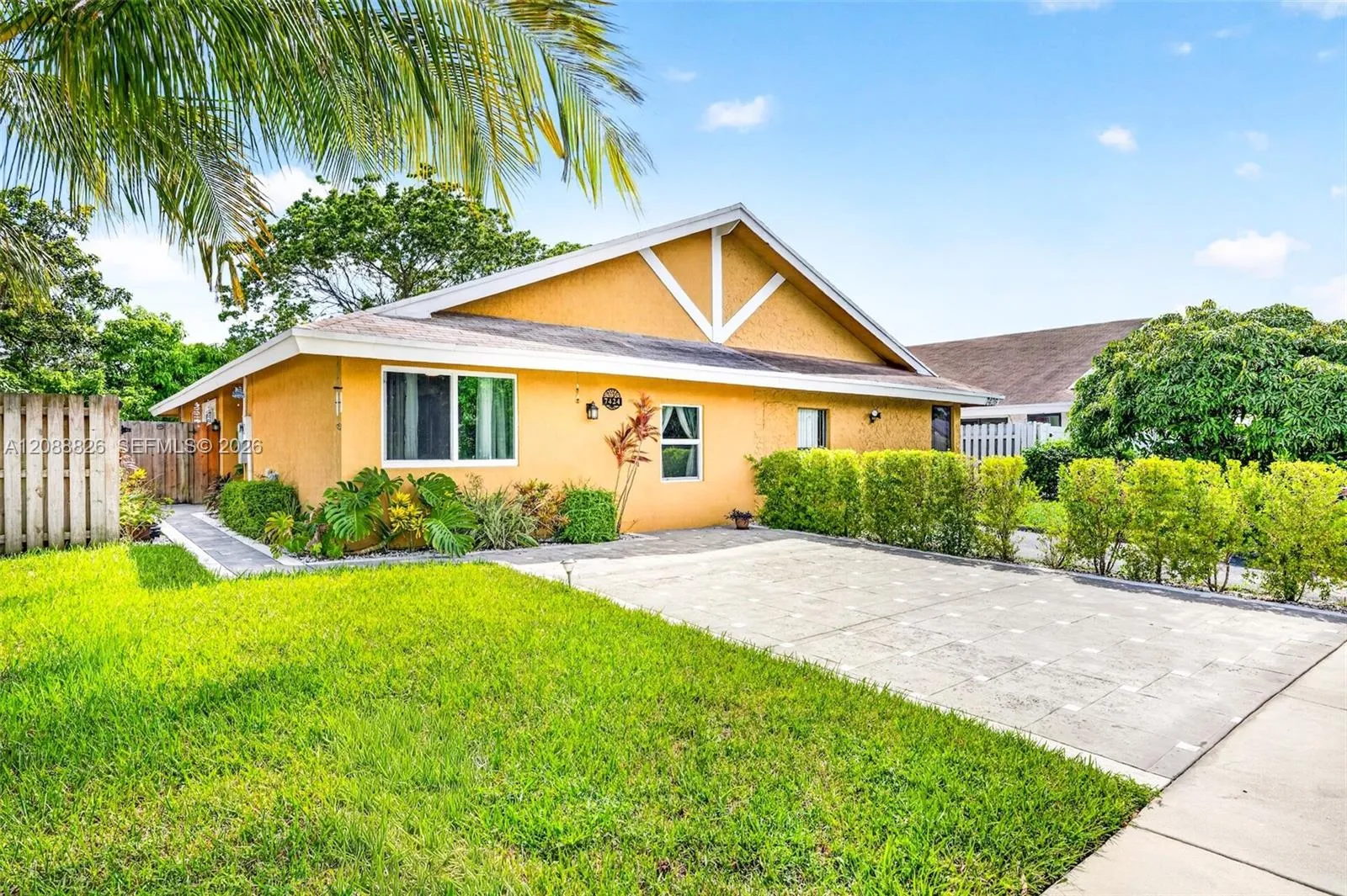 View details of listing 7424 SW 14th Place, North Lauderdale, FL 33068 North Lauderdale with MLS#
