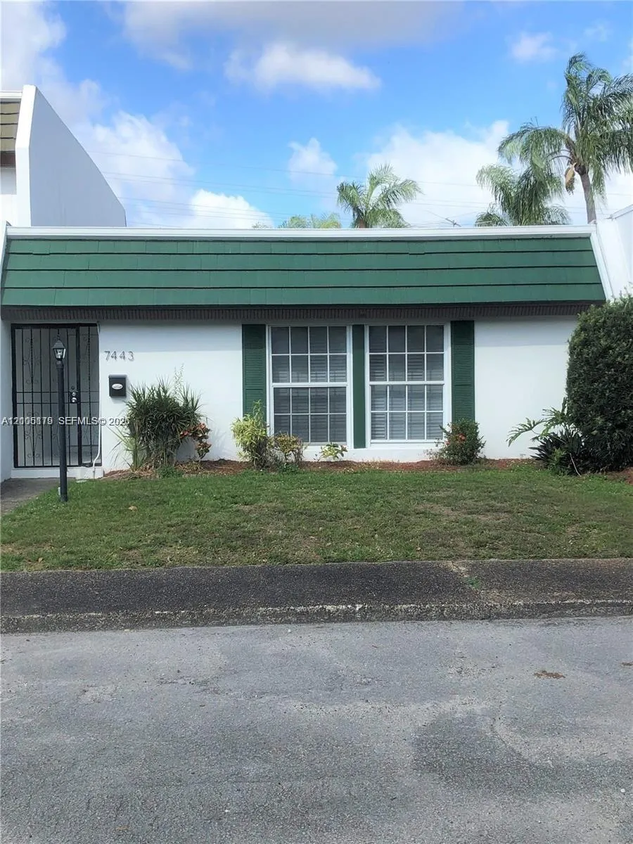 View details of listing 7443 Twin Sabal Drive, Miami Lakes, FL 33014 Miami Lakes with MLS#