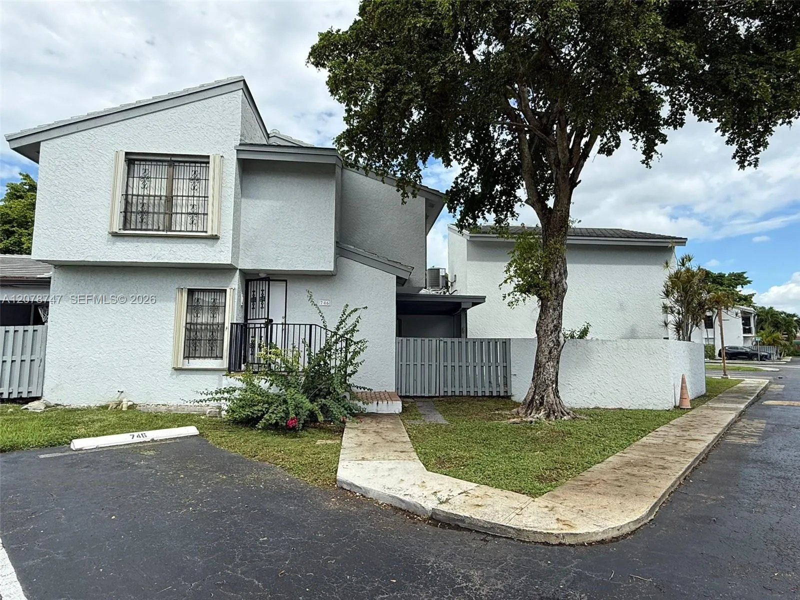 Listing  746 NW 105th Place A6, Miami, FL 33172, Miami, FL 33172