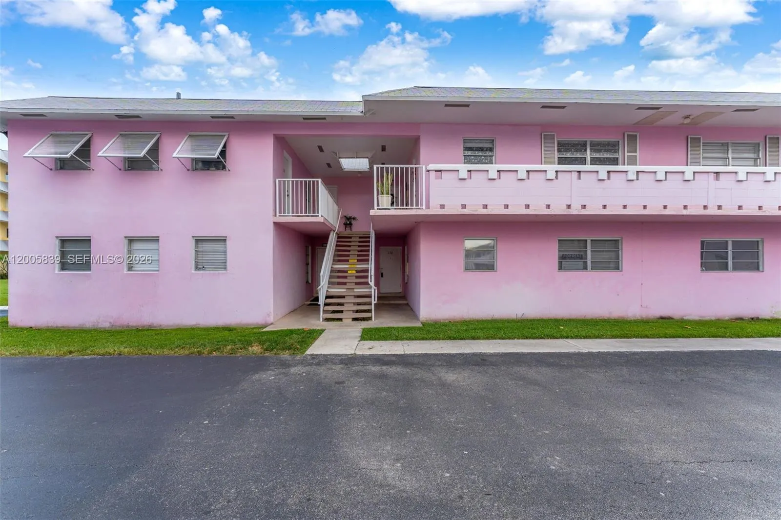 Listing  7560 SW 82nd Street G112, Miami, FL 33143, Miami, FL 33143