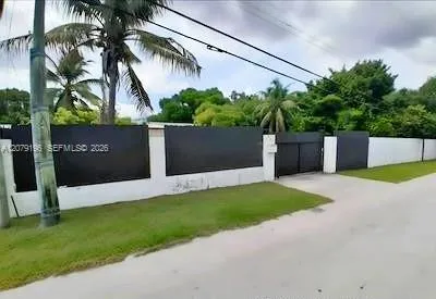 View details of listing 759 S Biscayne River Drive, Miami, FL 33169 Miami with MLS#