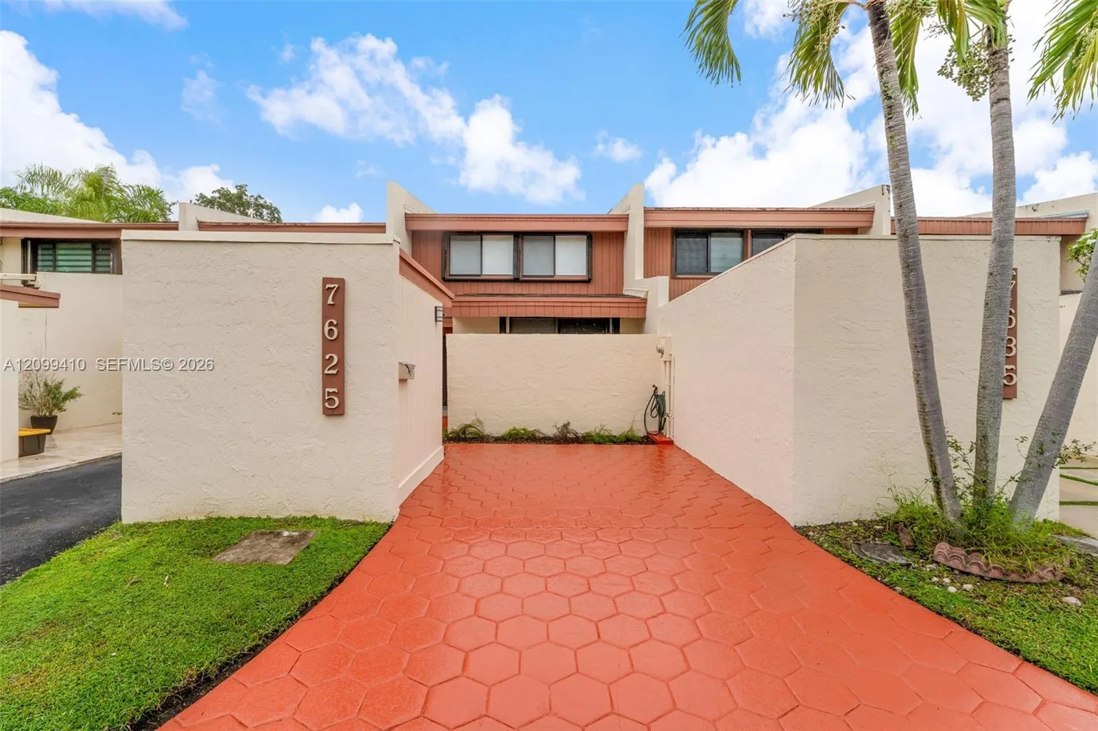 View details of listing 7625 SW 106th Avenue, Miami, FL 33173 Miami with MLS# 