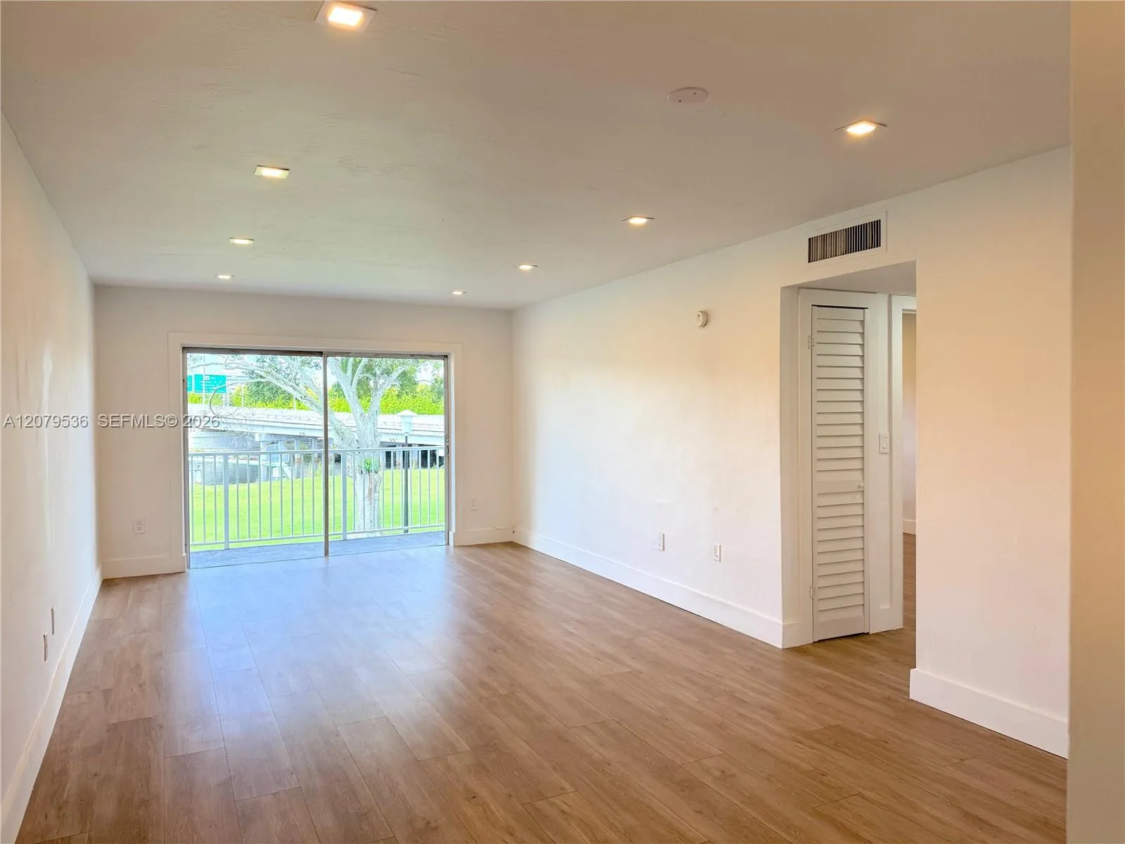 Listing  7660 SW 82nd Street H208, Miami, FL 33143, Miami, FL 33143
