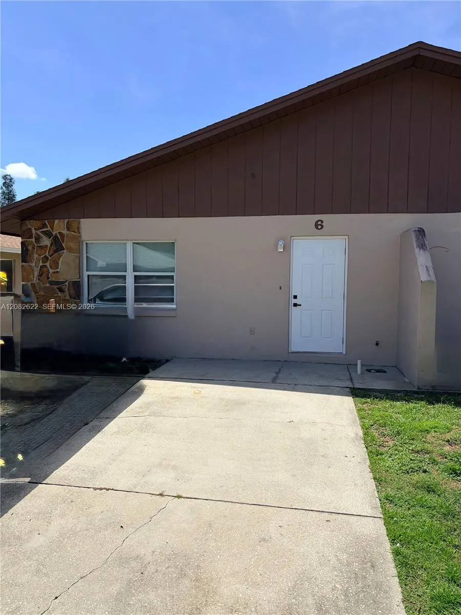 View details of listing 7665 Chase Road 6, Lakeland, FL 33594 Lakeland with MLS# 