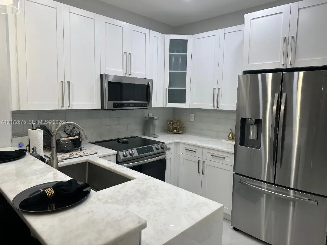 Listing  7690 S Southwood Circle, Davie, FL 33328, Davie, FL 33328