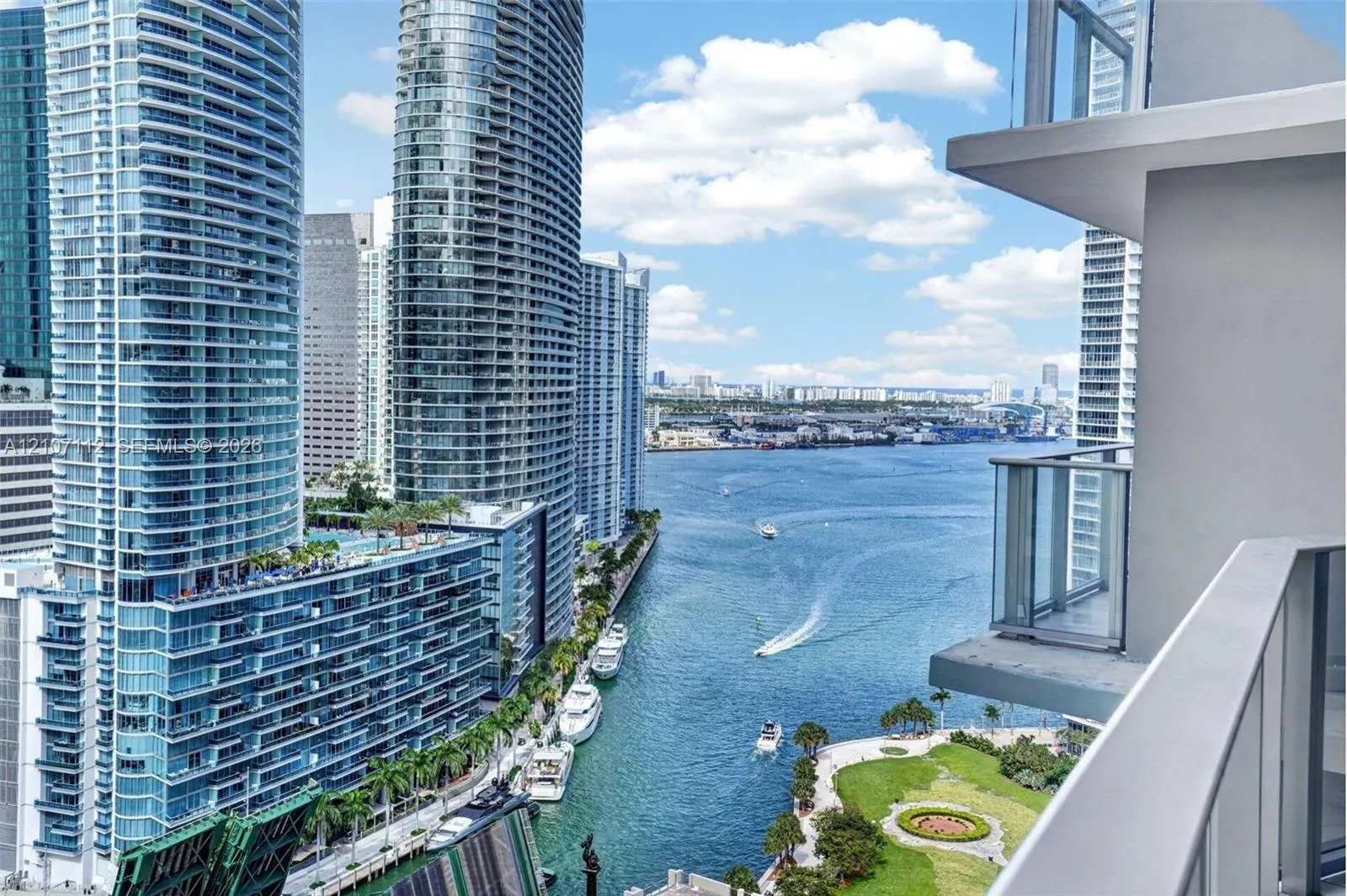 Listing  77 SE 5th Street 2705, Miami, FL 33131, Miami, FL 33131