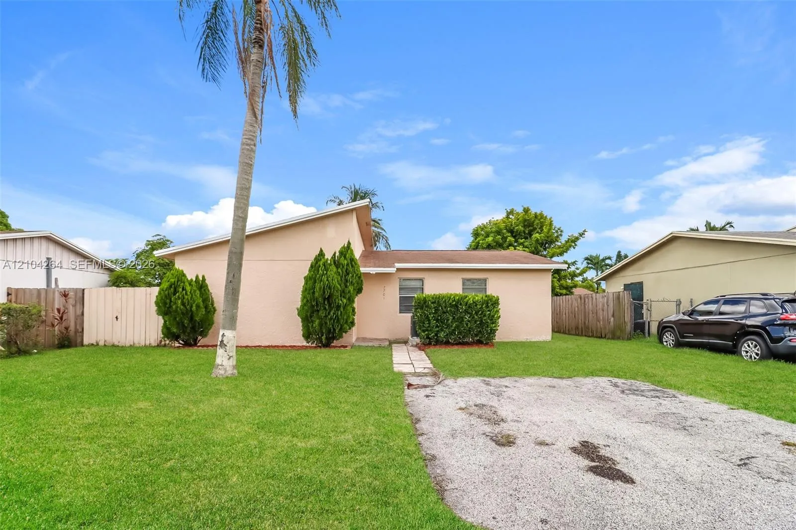 View details of listing 7701 SW 7th Court, North Lauderdale, FL 33068 North Lauderdale with MLS#