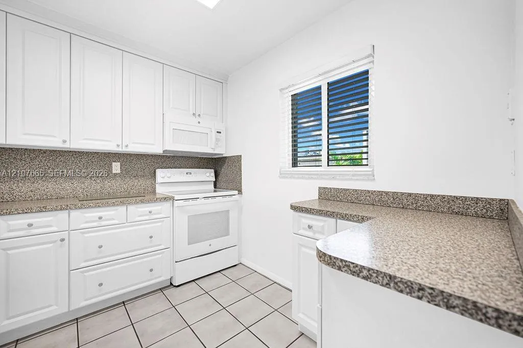 Listing  7740 Camino Real G-407, Miami, FL 33143, Miami, FL 33143