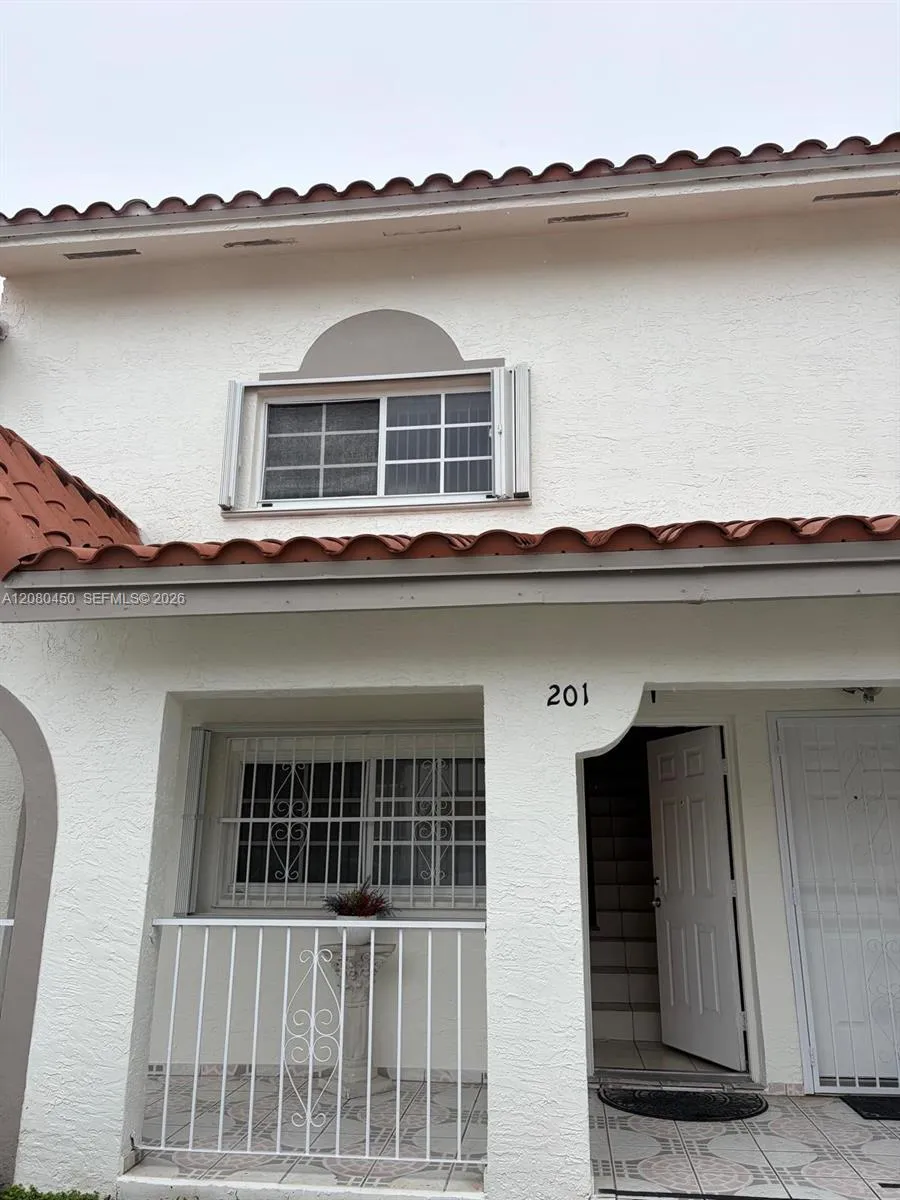 View details of listing 7797 W 29th Lane 201-32, Hialeah, FL 33018 Hialeah with MLS#