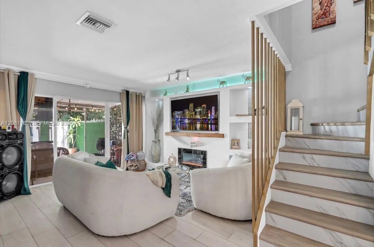 Listing  789 Crystal Lake Drive, Deerfield Beach, FL 33064, Deerfield Beach, FL 33064
