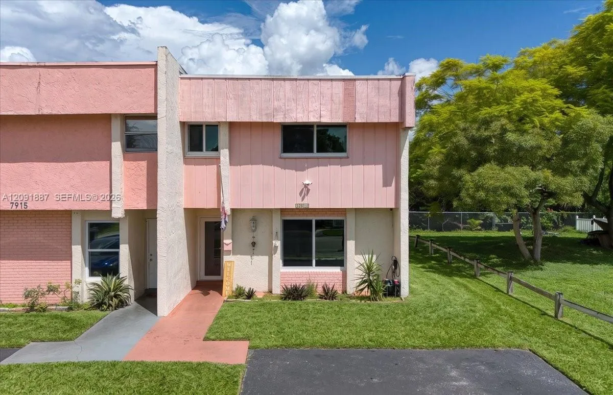 View details of listing 7911 SW 7th Place, North Lauderdale, FL 33068 North Lauderdale with MLS#