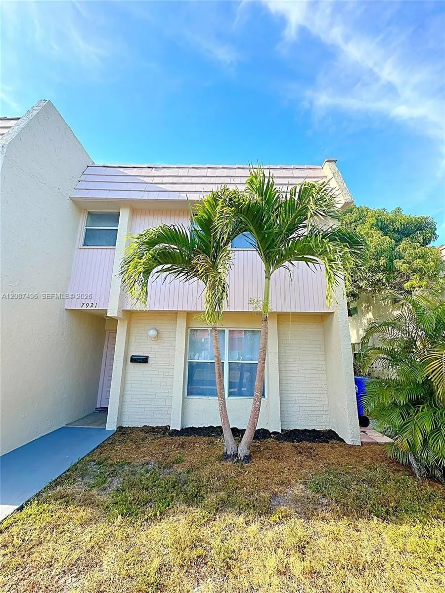 View details of listing 7921 SW 9th Street, North Lauderdale, FL 33068 North Lauderdale with MLS#