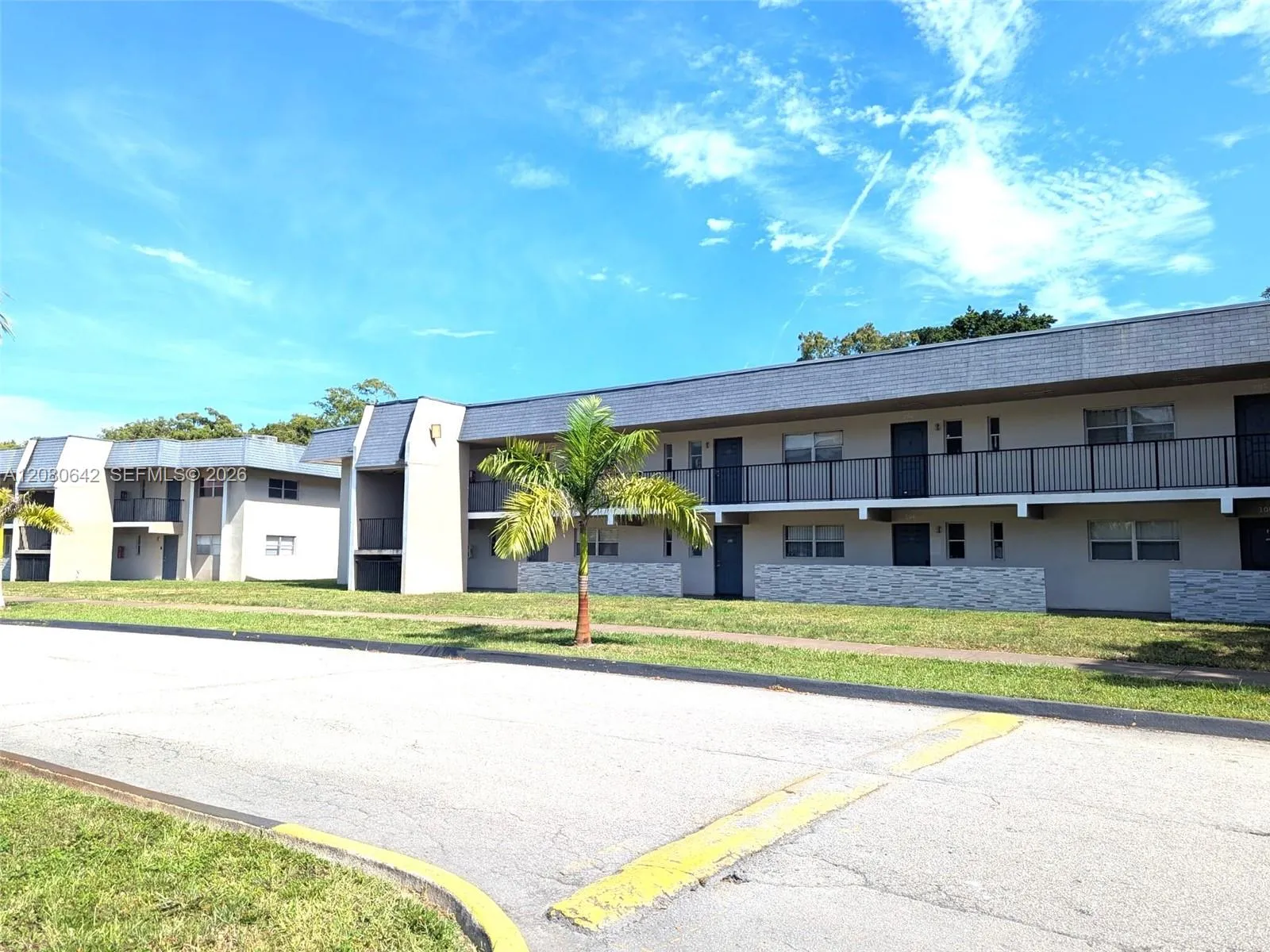 View details of listing 7925 Fairview Drive 201, Tamarac, FL 33321 Tamarac with MLS# 