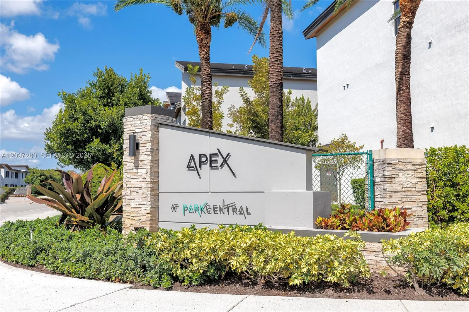 View details of listing 7925 NW 104th Avenue 28, Doral, FL 33178 Doral with MLS#