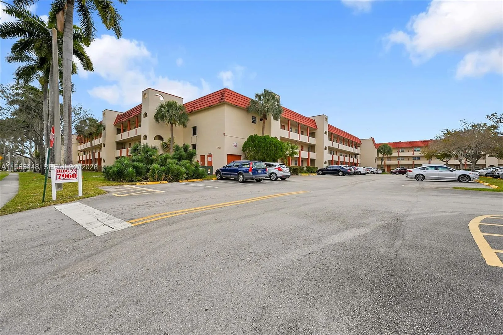 View details of listing 7960 N Sunrise Lakes Drive 311, Sunrise, FL 33322 Sunrise with MLS#