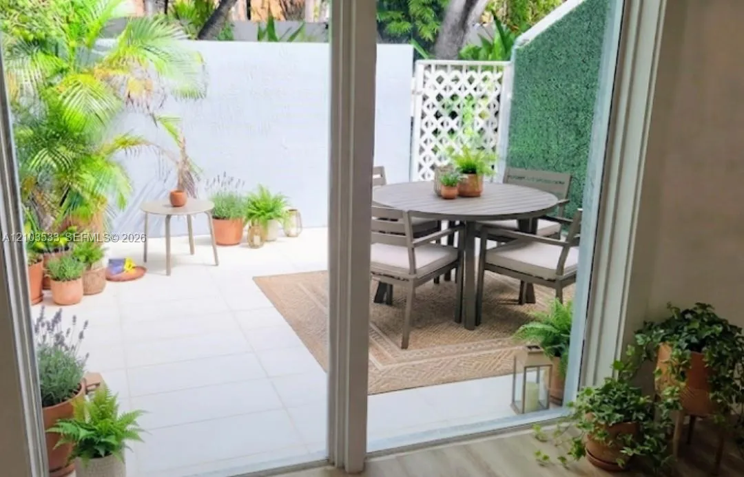 View details of listing 798 Crandon Boulevard 55-B, Key Biscayne, FL 33149 Key Biscayne with MLS#
