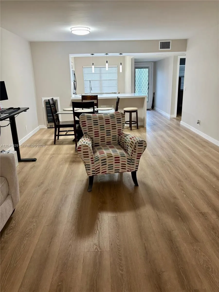 Listing  800 SW 125th Way 207O, Pembroke Pines, FL 33027, Pembroke Pines, FL 33027