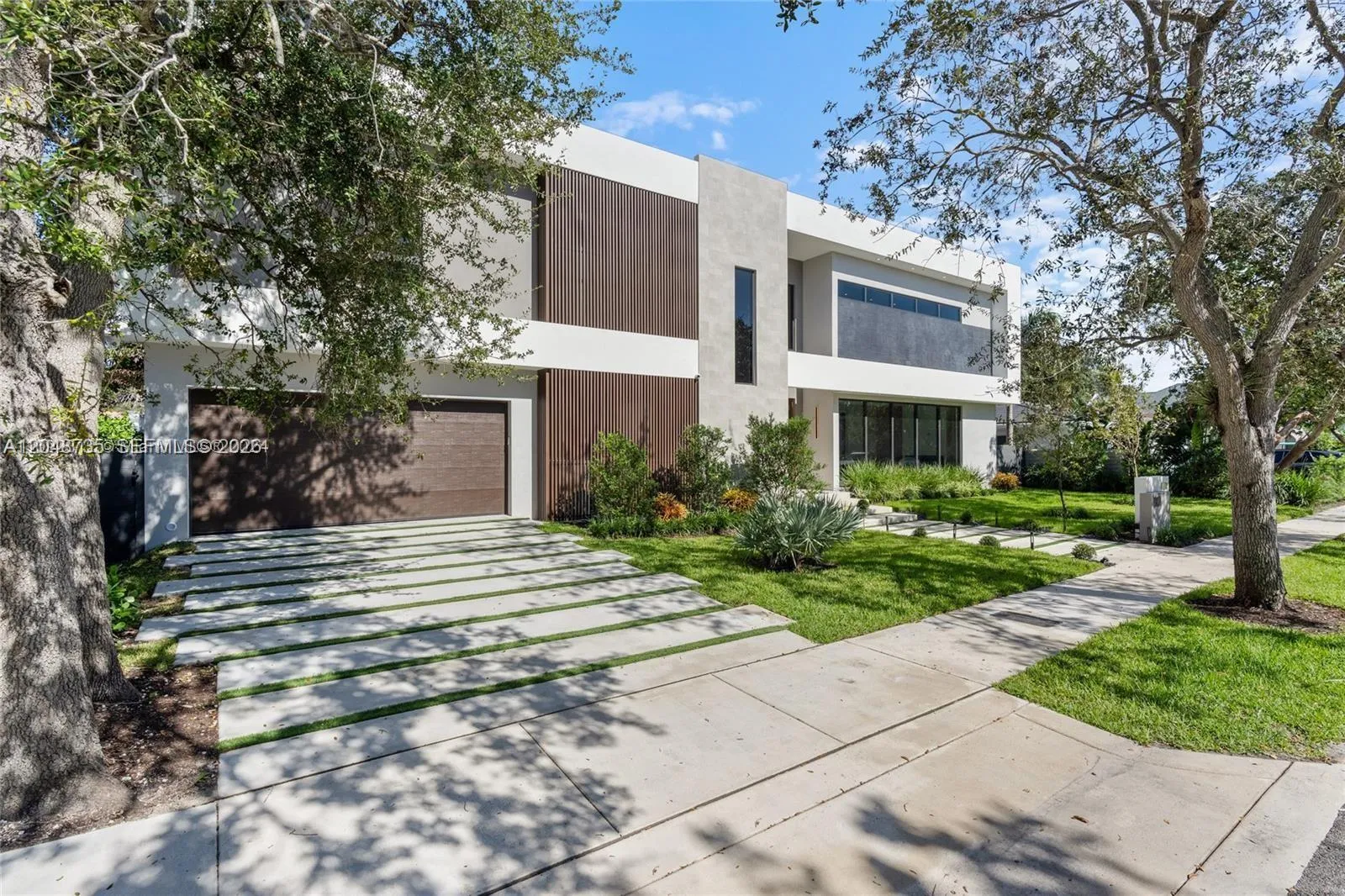 Listing  801 SE 11th Court, Fort Lauderdale, FL 33316, Fort Lauderdale, FL 33316