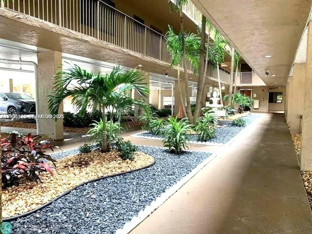 View details of listing 8020 Hampton Boulevard 309, North Lauderdale, FL 33068 North Lauderdale with MLS#
