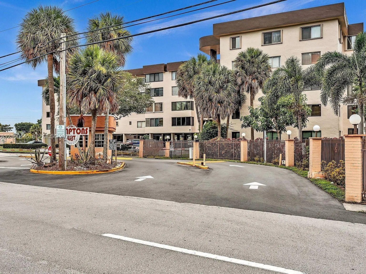 View details of listing 8040 Hampton Boulevard 208, North Lauderdale, FL 33068 North Lauderdale with MLS#