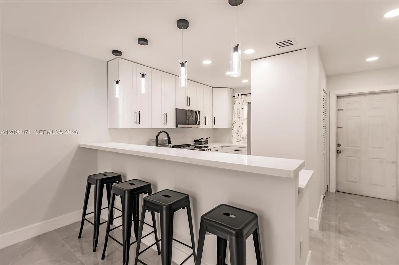 Listing  807 W Oakland Park Boulevard H12, Oakland Park, FL 33311, Oakland Park, FL 33311